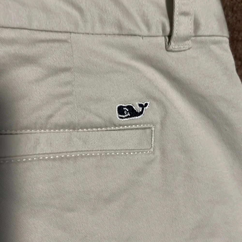 Off White Shorts by Vineyard Vines Size 2 Mid rise Off White Cream Color
